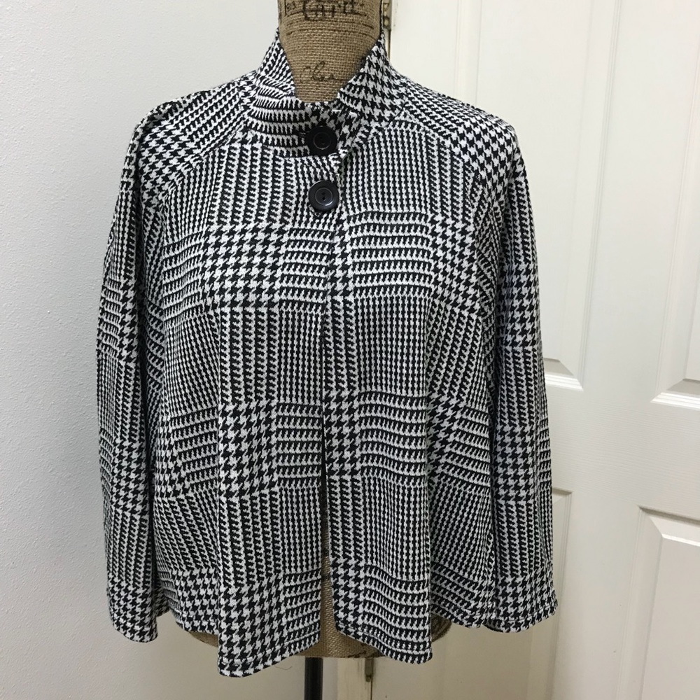 Plus size short cardigan